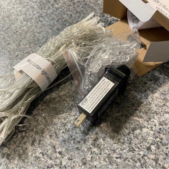 NIB ROOM ESSENTIALS LED Curtain Lights - Picture 8 of 9